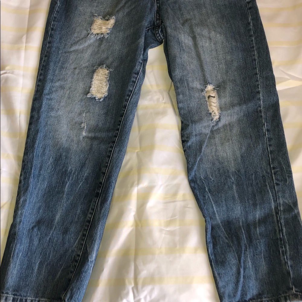 💙Life in Progress Ripped Jeans💙 - Picture 6 of 11
